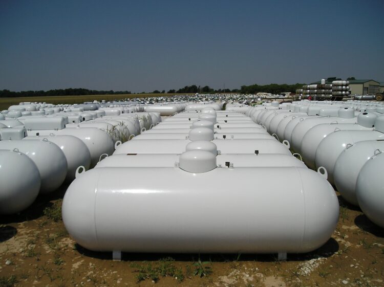 httpsr-hcontainerservice.comwp-contentuploads202508buy-500-gallon-propane-tanks-online-750x561-2.jpg